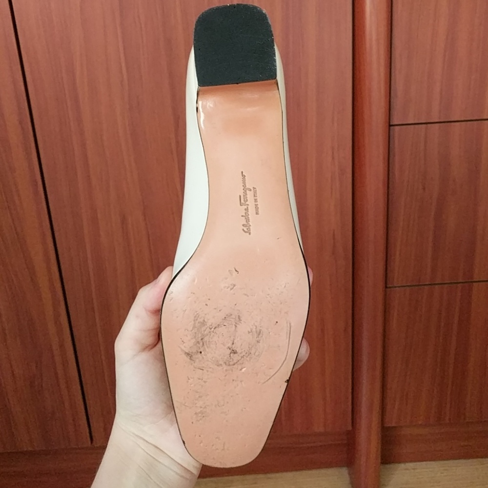 Cream Salvatore Feragamo Pumps - Picture 4 of 5